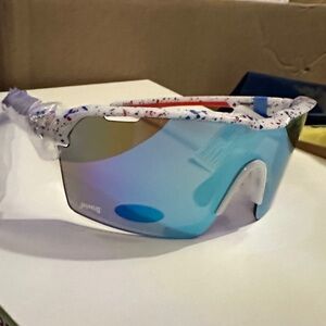 Speckled Sunglasses with Dark Lenses